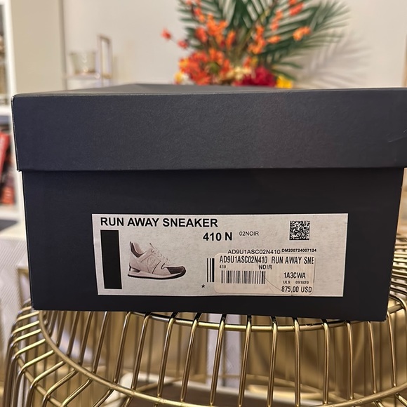 Authentic Louis Vuitton (Run Away Sneaker) New never worn still in original box. - Picture 3 of 5